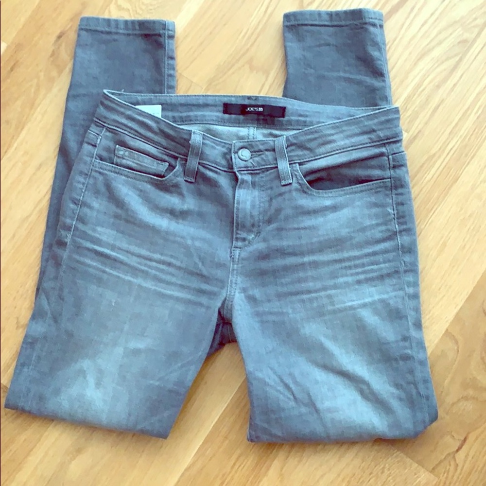 Size 27 gray Joe’s skinny ankle